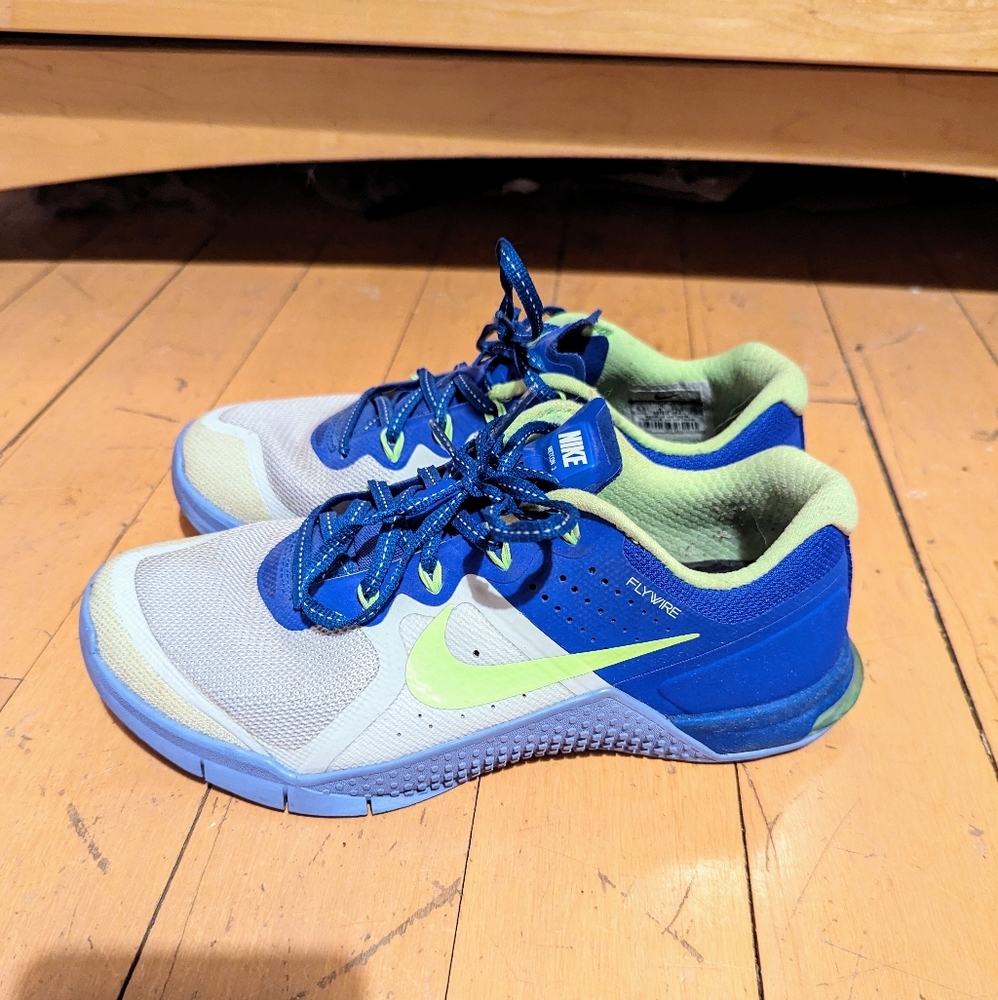 Nike Metcon 2 platinum green women's size 6